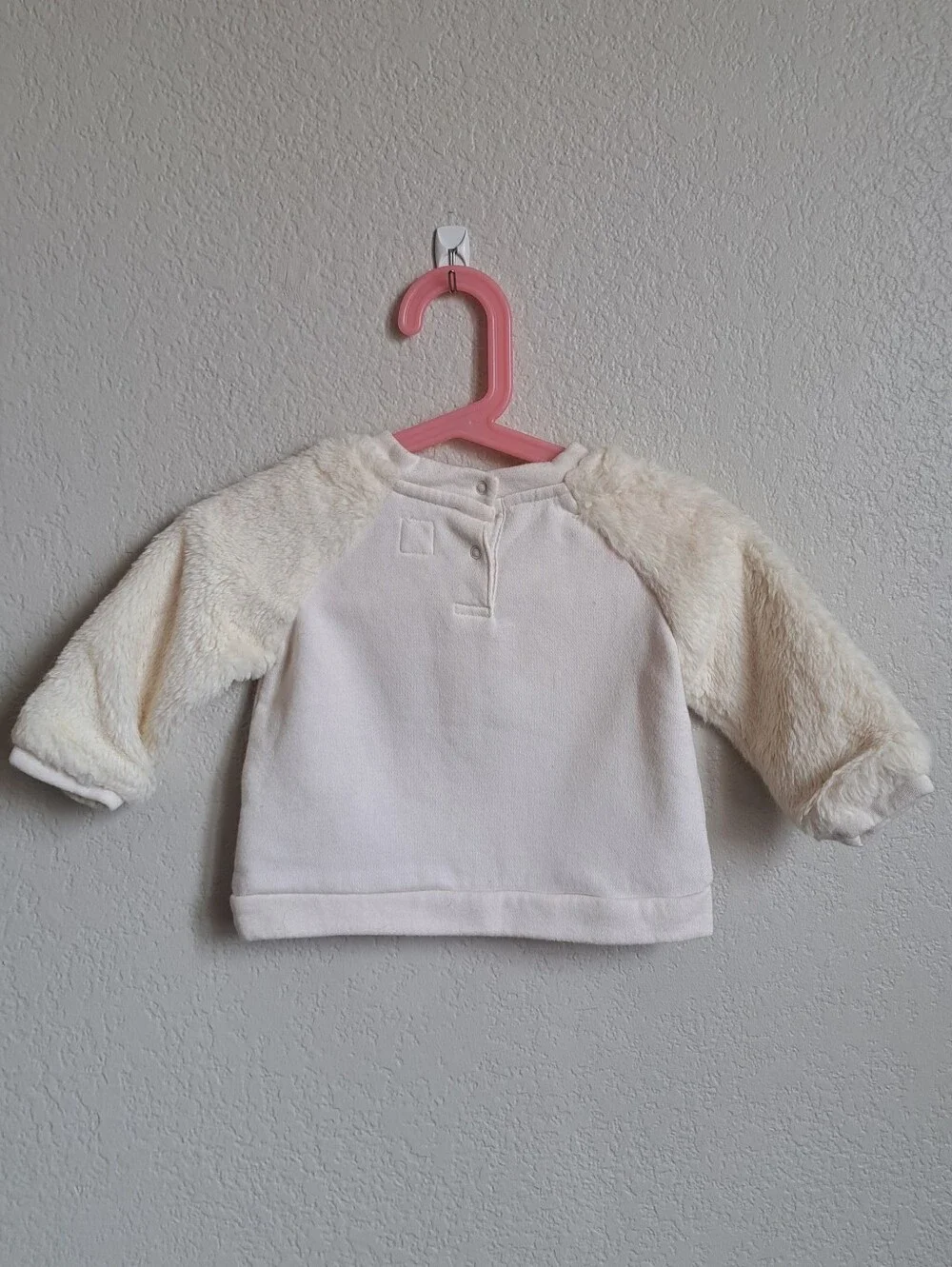 Baby Gap Girls Cream Fuzzy Sweater Size 6-12 Months